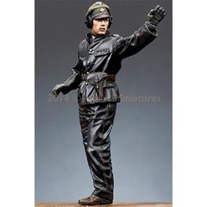 Alpine Miniatures: 1/35; SS Panzer Commander #1