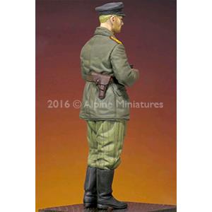 Alpine Miniatures: 1/35; WW2 Russian Tank Commander
