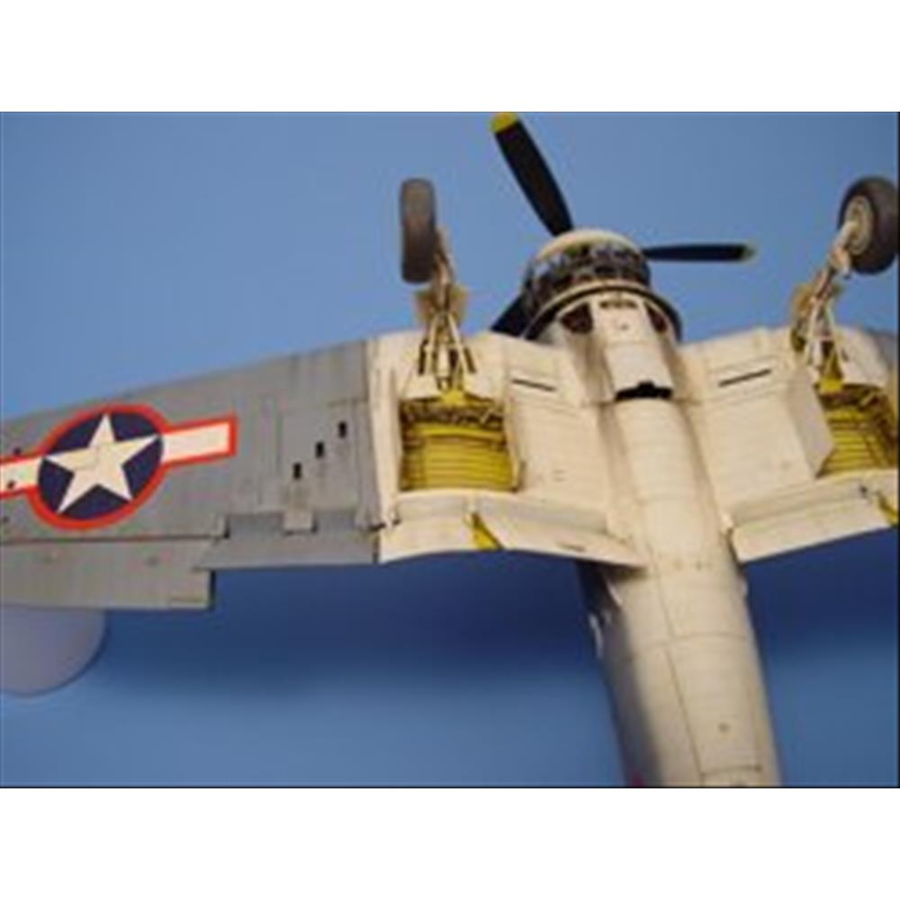 Aires: 1:48 F4U Corsair Fahrwerkschacht