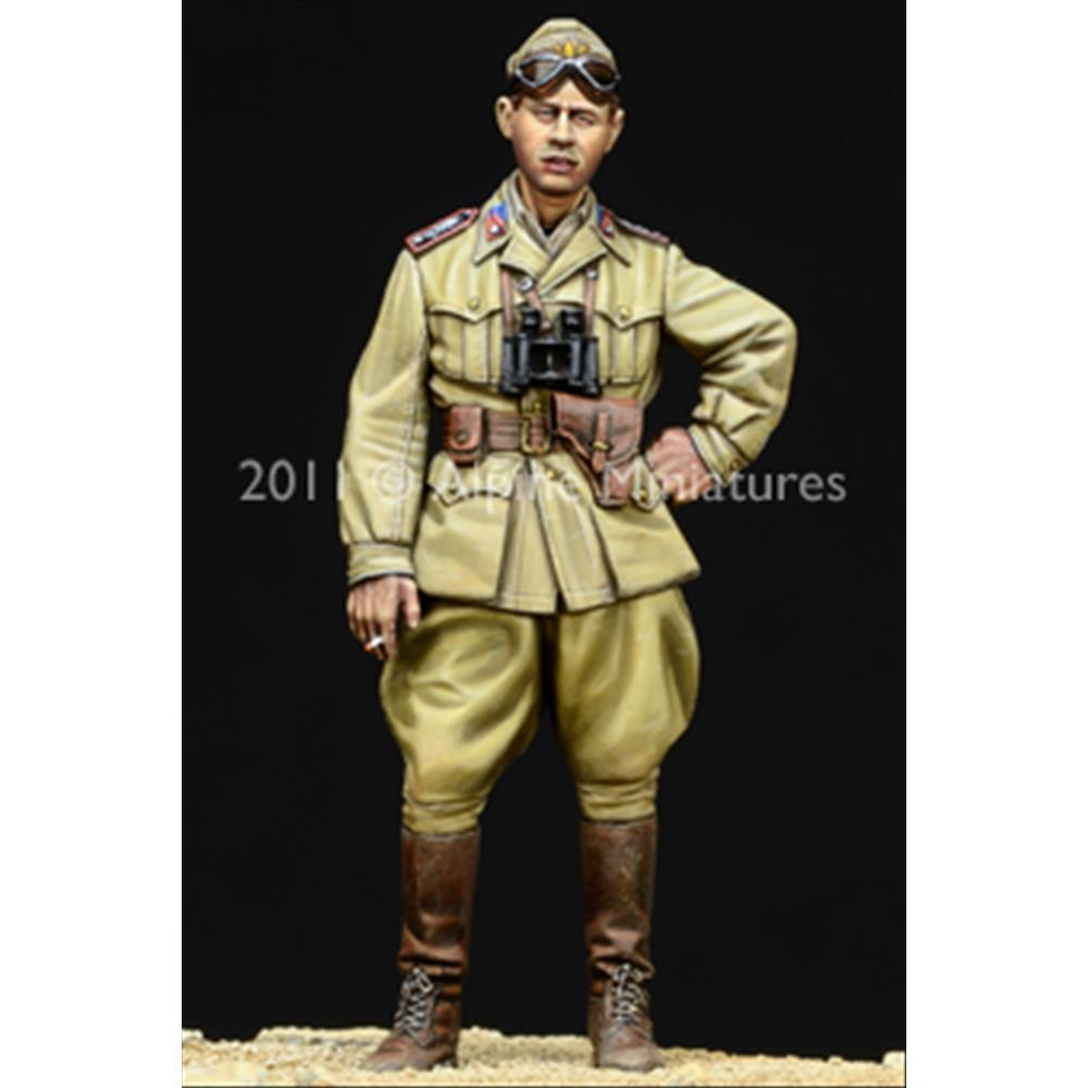 Alpine Miniatures: 1/35; Ufficiale carrista Italiano WWII