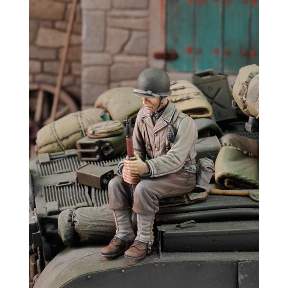 Royal Model: 1/35; fante americano con fucile, a riposo - WWII (no.2)