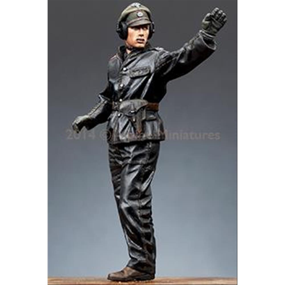 Alpine Miniatures: 1/35; SS Panzer Commander #1
