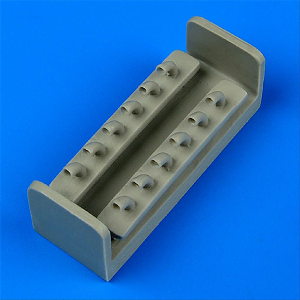 Quickboost: 1:48 P-40E KITTYHAWK EXHAUST