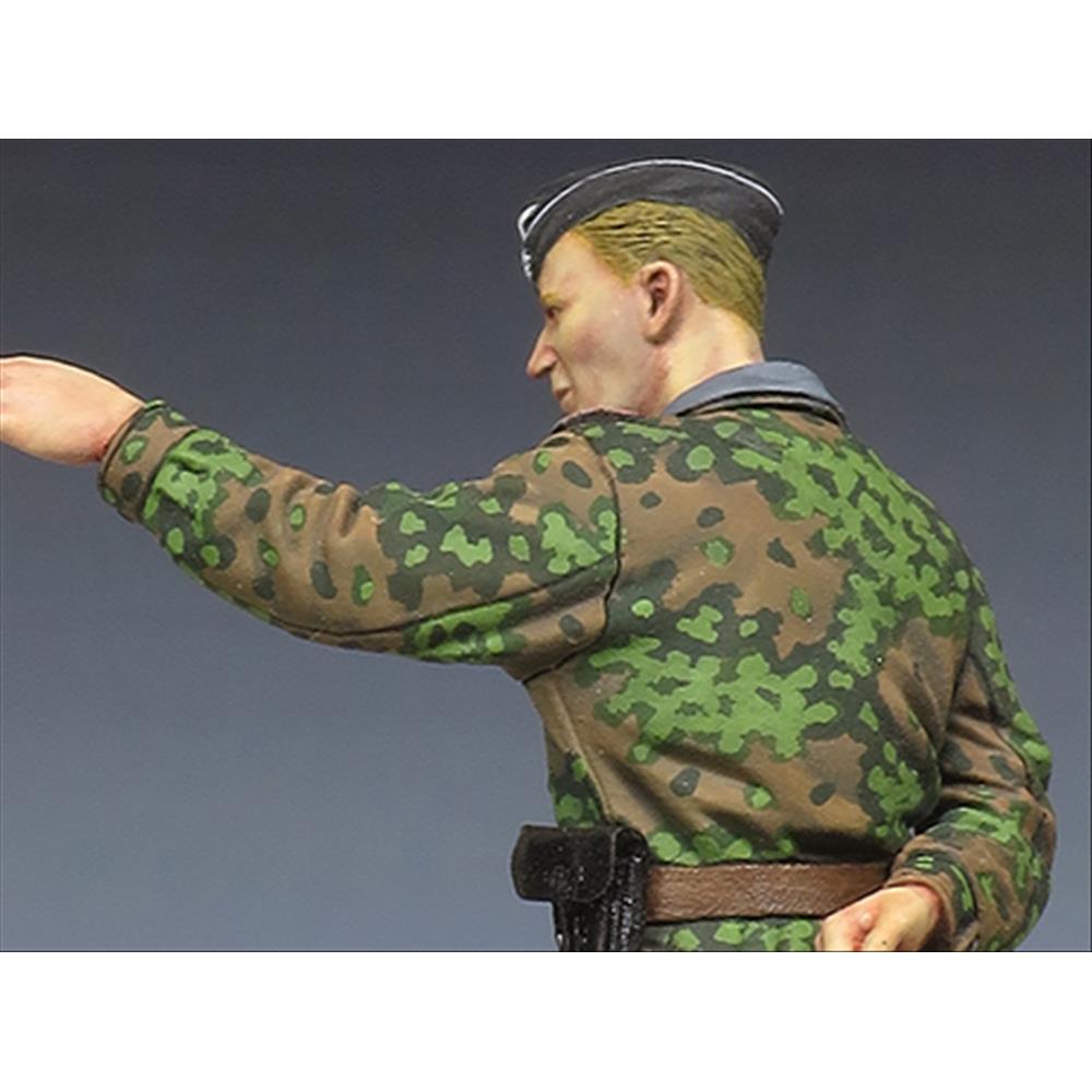 Alpine Miniatures: 1/35; WSS Panzer Officer in Kursk #2
