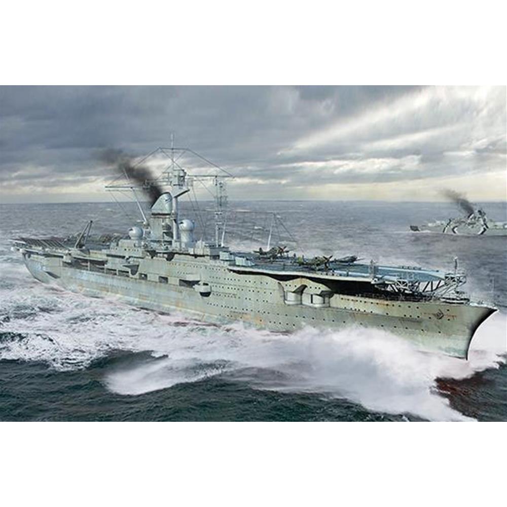 TRUMPETER: 1:700 German Navy Aircraft Carrier Peter Strasser 1:700