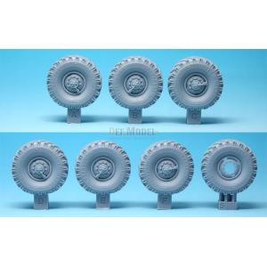 DEF.MODEL: Russian URAL-4320 Truck / BM21 Sagged Wheel set (for Trumpeter 1/35)