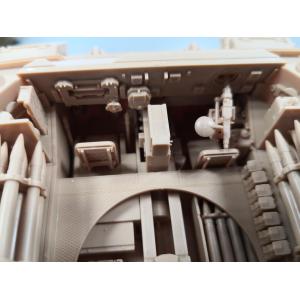 AMUSING HOBBY: 1/35; PzKpfwg.VI Tiger(P) 003 with Zimmerit