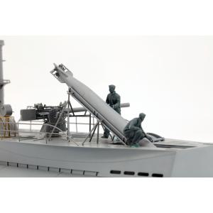 BORDER MODEL: 1/35; German Submariners & Commanders loading