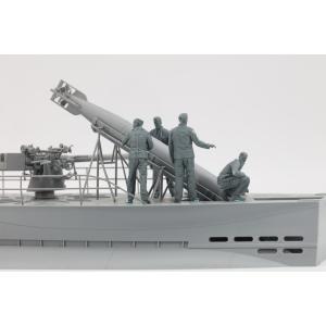 BORDER MODEL: 1/35; German Submariners & Commanders loading