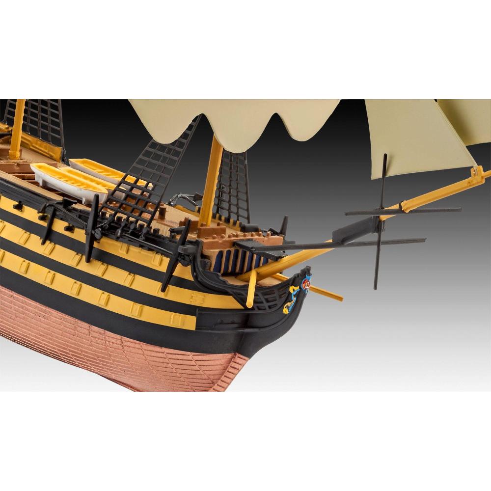 Revell:  HMS Victory