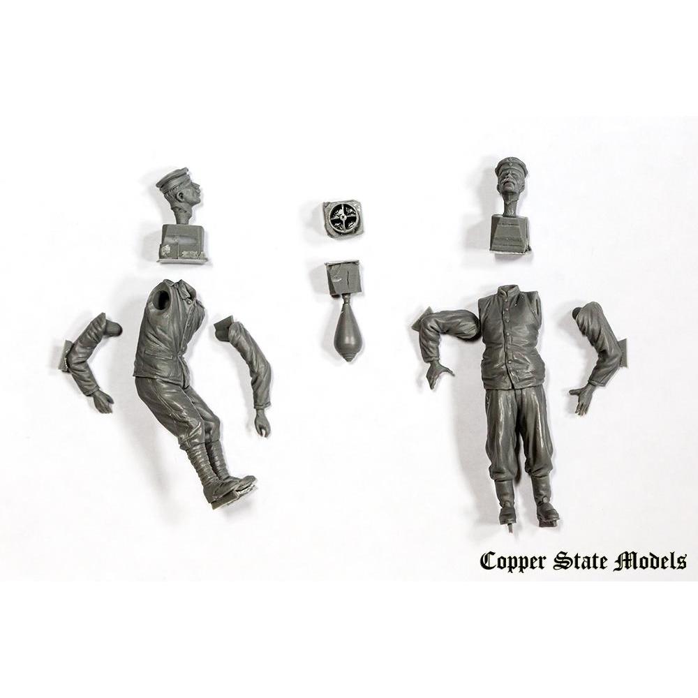 Copper State Models: 1/32; German aerodrome personnel bomb loading