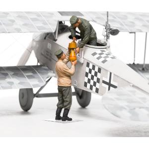 Copper State Models: 1/32; German aerodrome personnel bomb loading