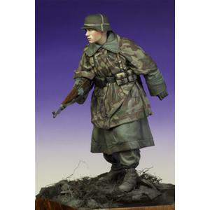 Alpine Miniatures: 1/16; a young Grenadier