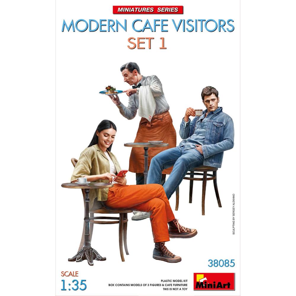 MINIART: 1/35 Modern Cafe Visitors Set 1