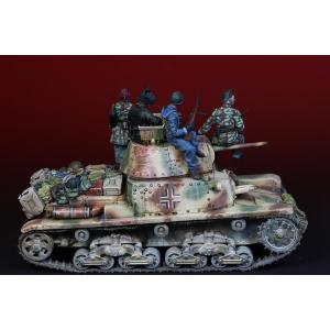 Darius Miniatures: 1:35; Italian Crew M13/40, WW2, Figures & Accessories