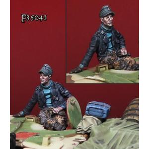 Darius Miniatures: 1:35; German WSS Crewman #1