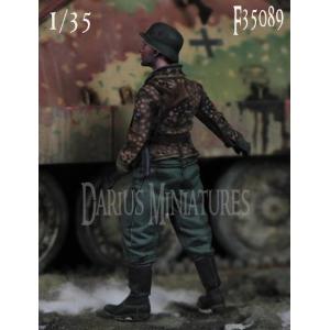 Darius Miniatures: 1:35; German WSS Soldier