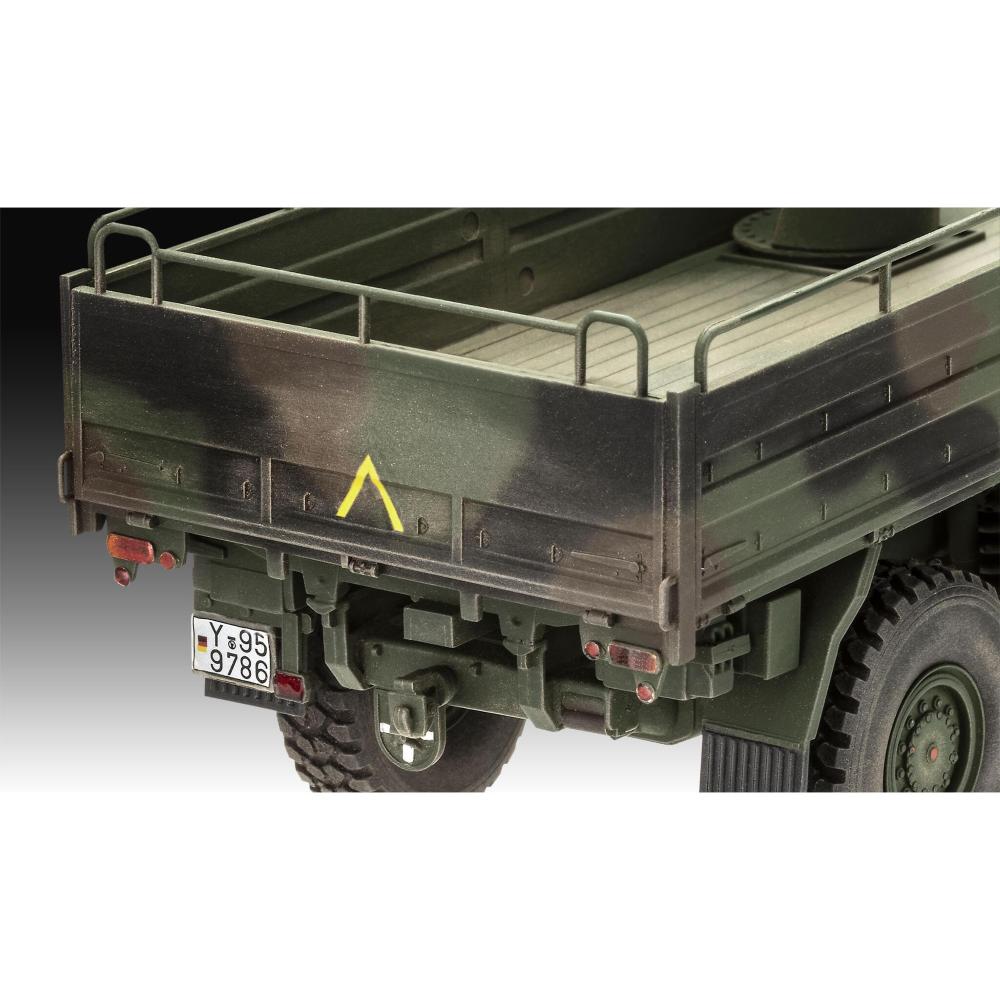 Revell: 1:35 MAN 10t milgl truck 8x8