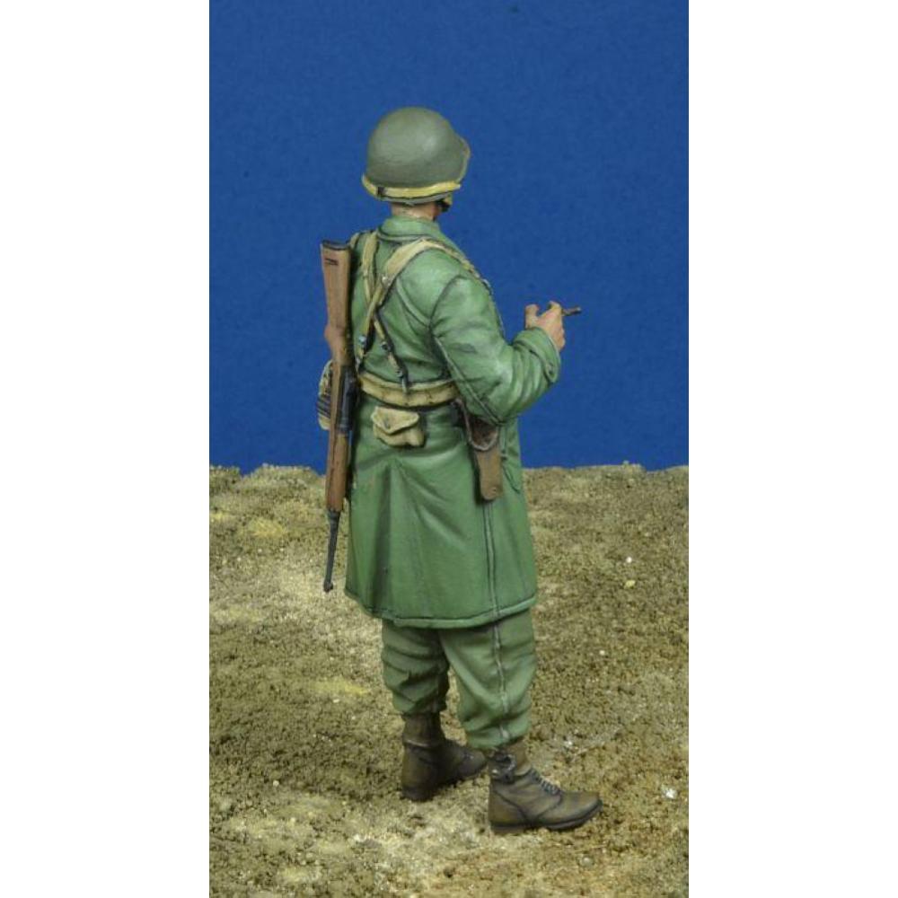 D-DAY miniatures: 1:35; US Paratrooper NCO in raincoat, 1944-45