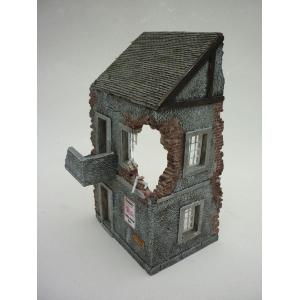 RT-DIORAMA: 1:35; Damaged Village House