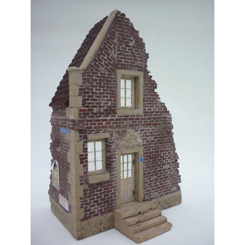 RT-DIORAMA: 1:35; House Corner