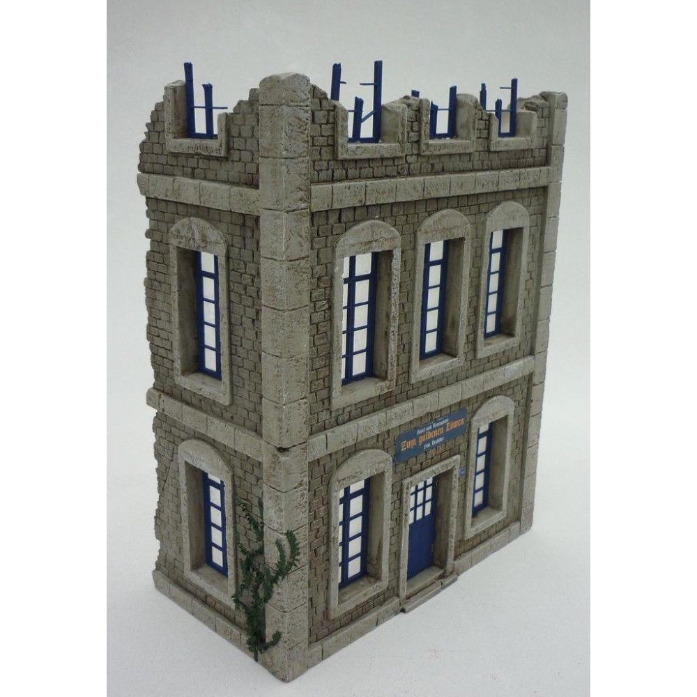RT-DIORAMA: 1:35; Damaged City Building