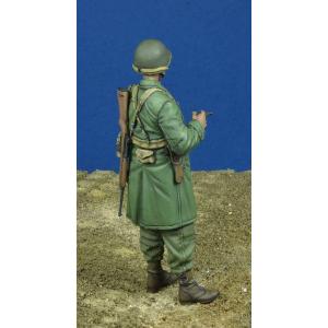D-DAY miniatures: 1:35; US Paratrooper NCO in raincoat, 1944-45