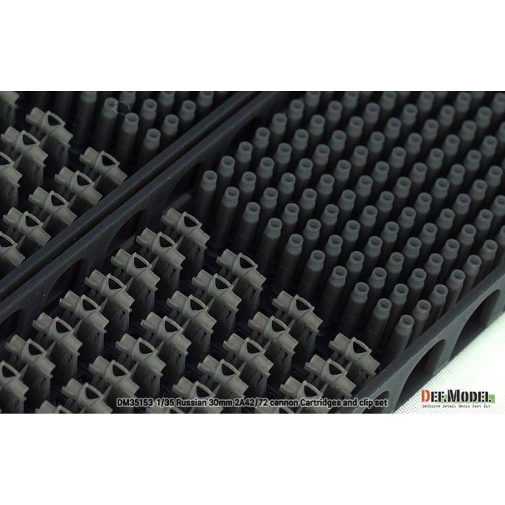 DEF MODEL: 1:35 Russian 30mm 2A42/72 gun Cartridges and clip set