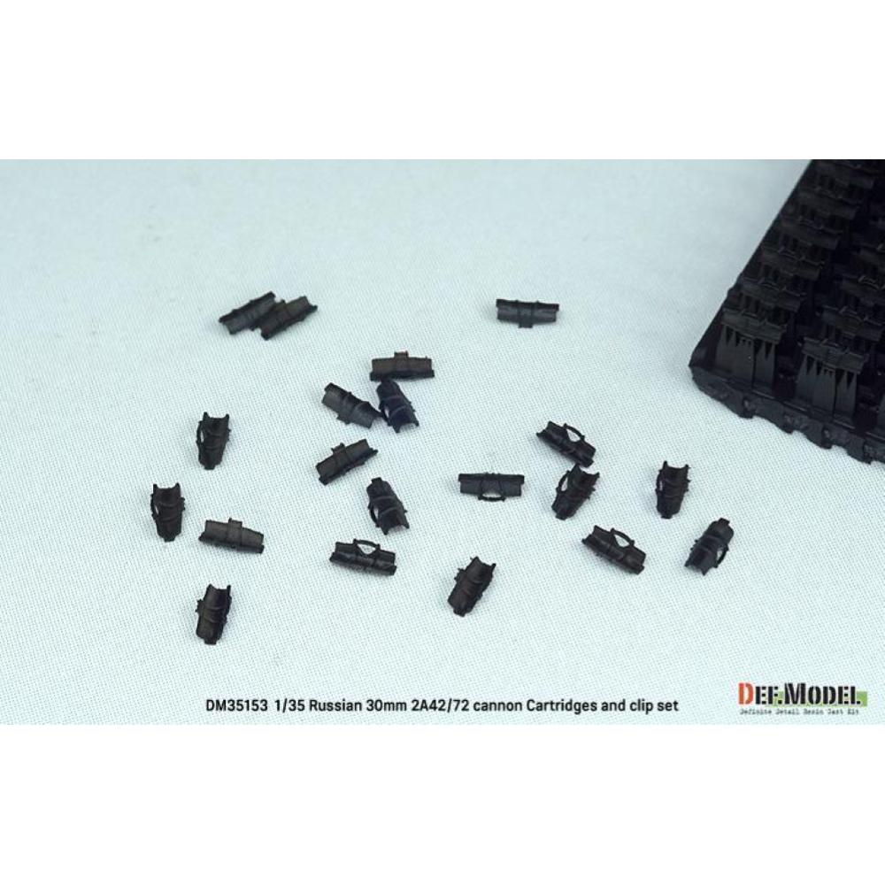 DEF MODEL: 1:35 Russian 30mm 2A42/72 gun Cartridges and clip set