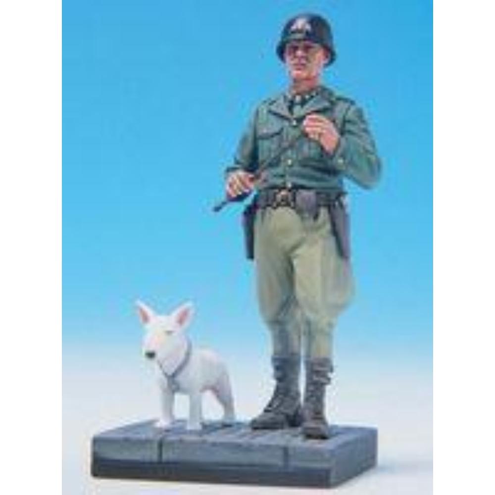 LEGEND PRODUCTIONS: 1:35; US General Patton & Willie w/Base