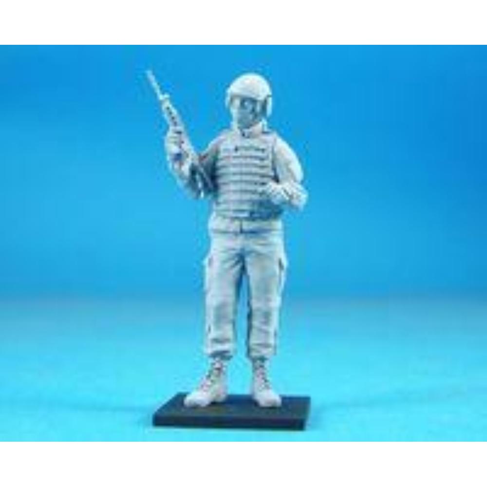 LEGEND PRODUCTIONS: 1:35; US AFV Crew #2