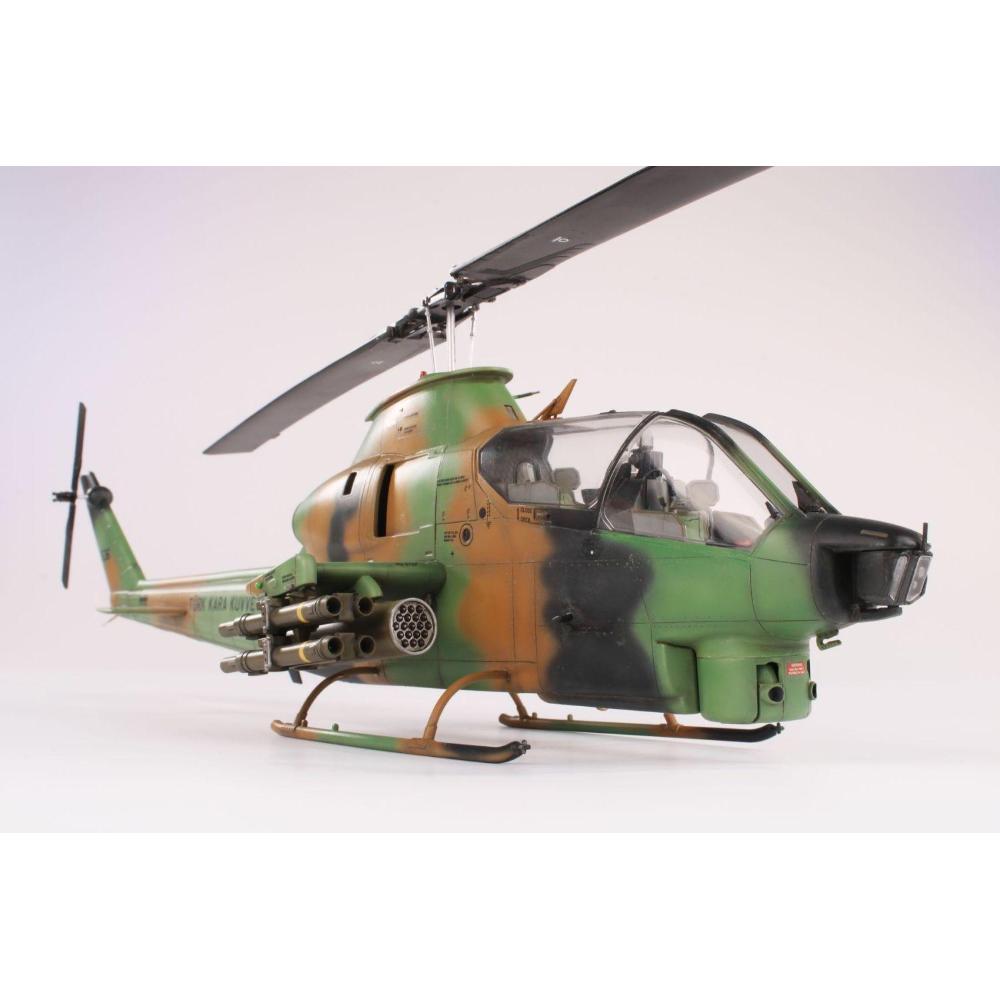 Special Hobby: 1:32 Bell AH-1Q / S Cobra "Tank Hunter"