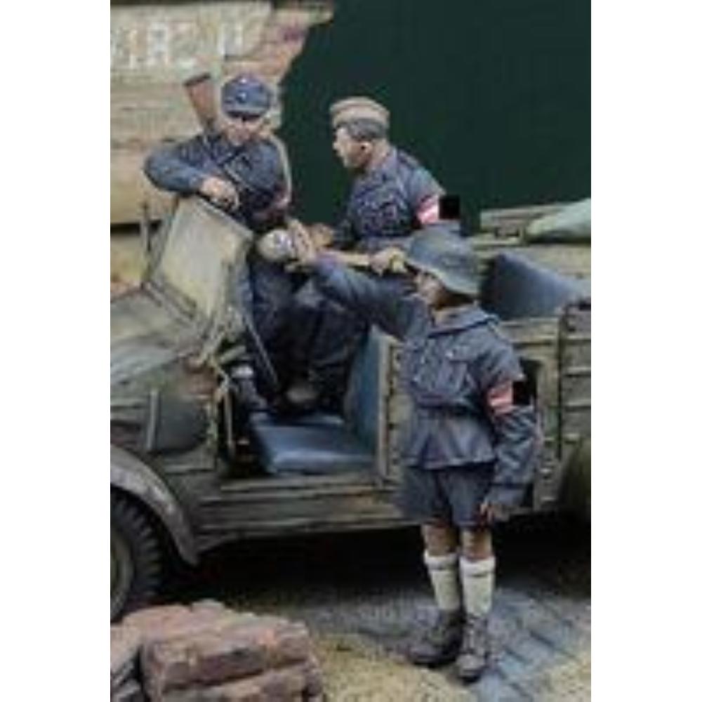 D-DAY miniatures: 1:35; Hitlerjugend Boys for Kübelwagen - Germany 1945