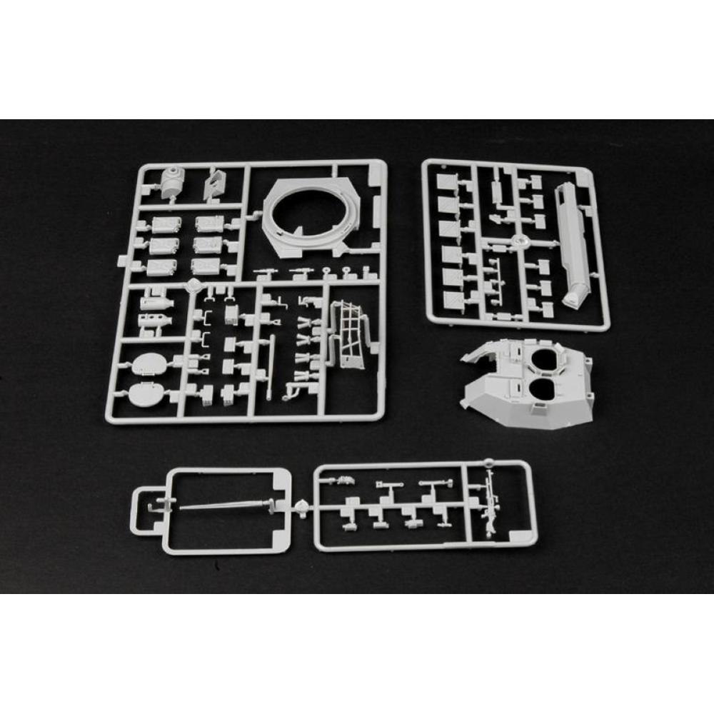 TRUMPETER: 1:35 LAV-25 SLEP