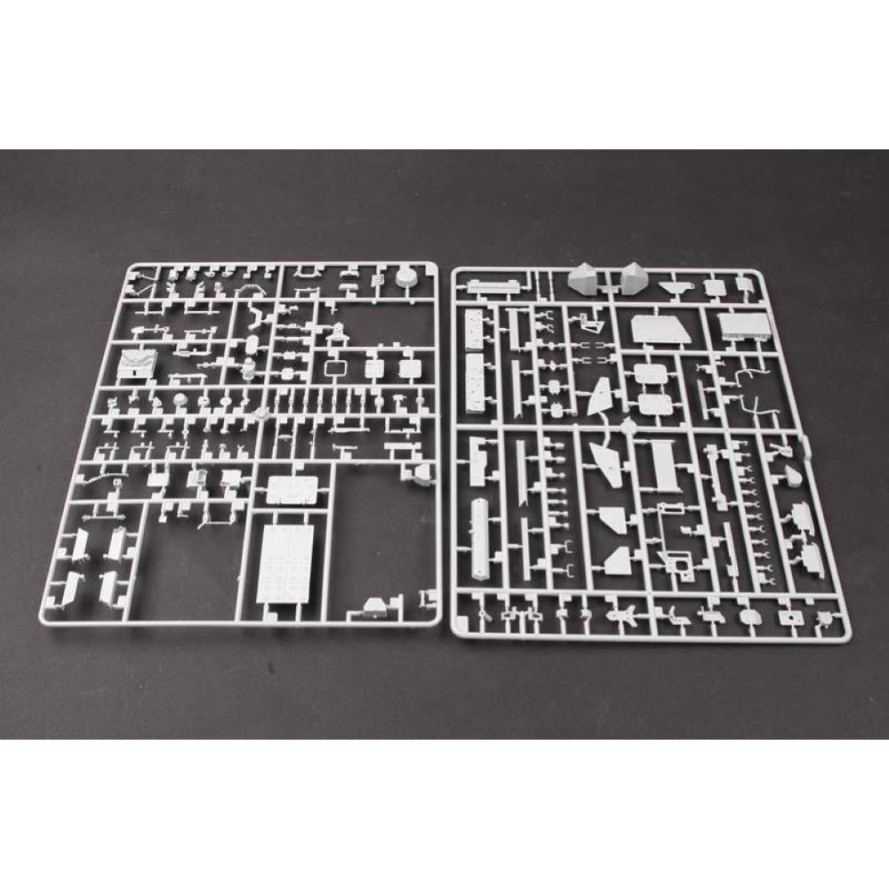 TRUMPETER: 1:35 LAV-III 8x8 Kodiak