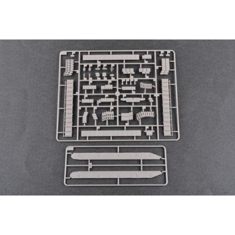 TRUMPETER: 1:35 Soviet T-64AV Mod. 1984