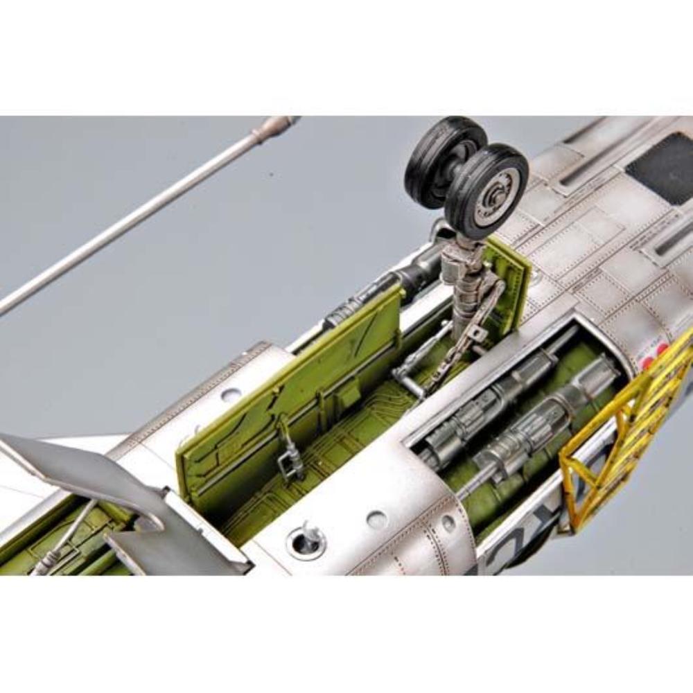 TRUMPETER: 1:32 North American F-100D Super Sabre