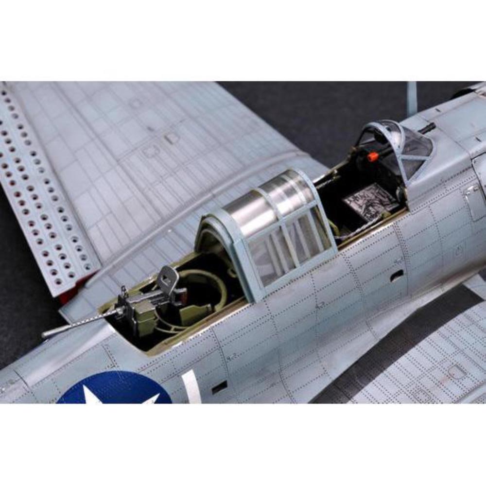 TRUMPETER: 1:32 Douglas SBD-1/2 "Dauntless"