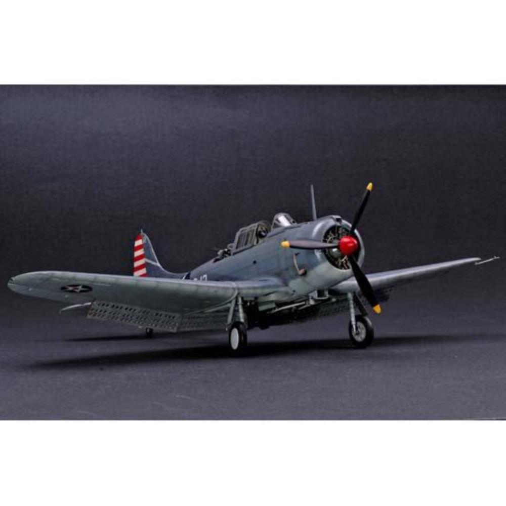 TRUMPETER: 1:32 Douglas SBD-3 "Dauntless" MIDWAY