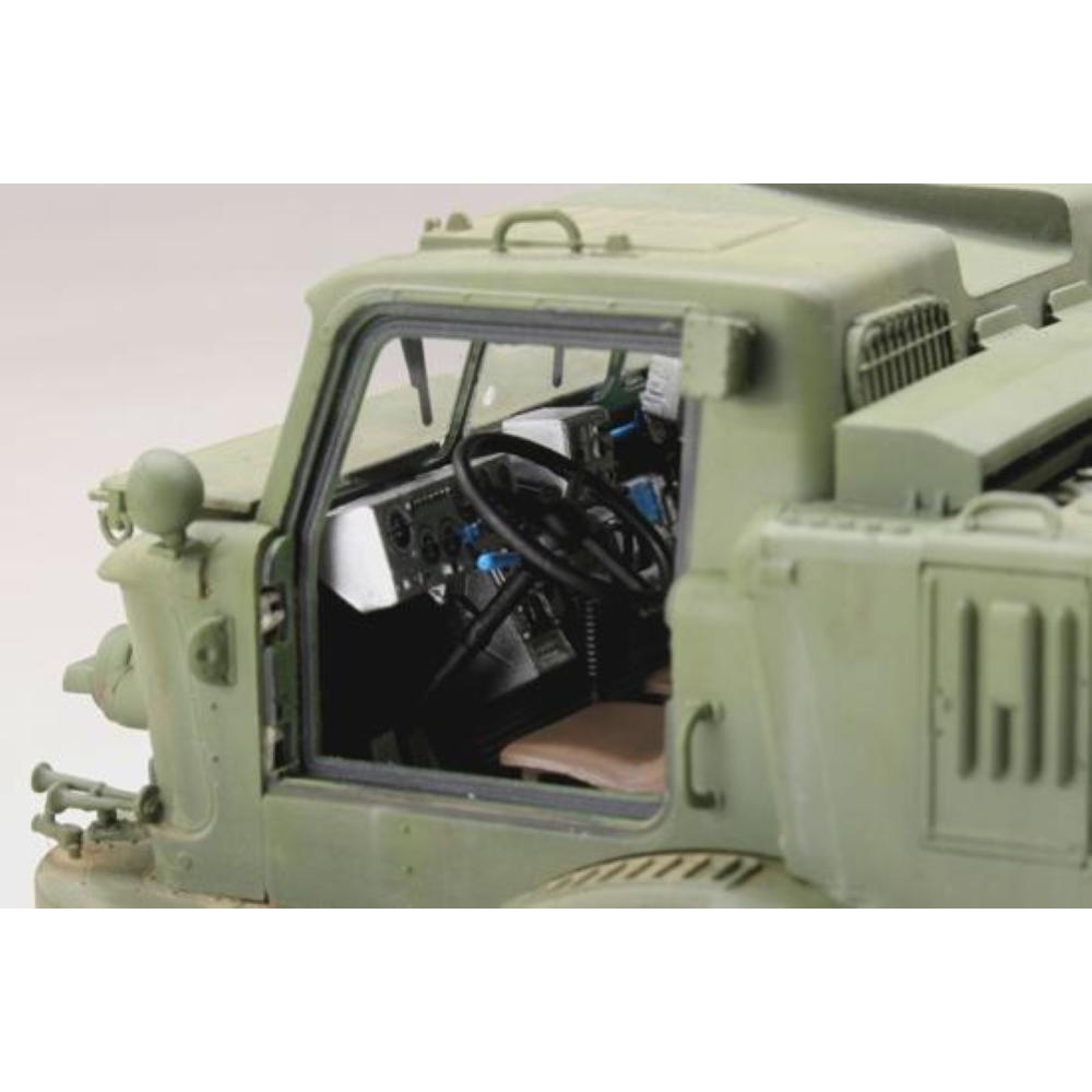 TRUMPETER: 1/35 Russian Multiple Rocket Launcher BM-27 Uragan