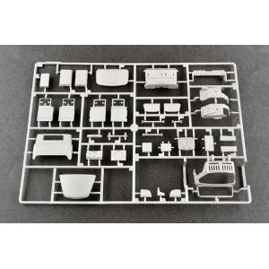 TRUMPETER: 1/35 Russian 9P138 BM-21 GRAD on Zil-131