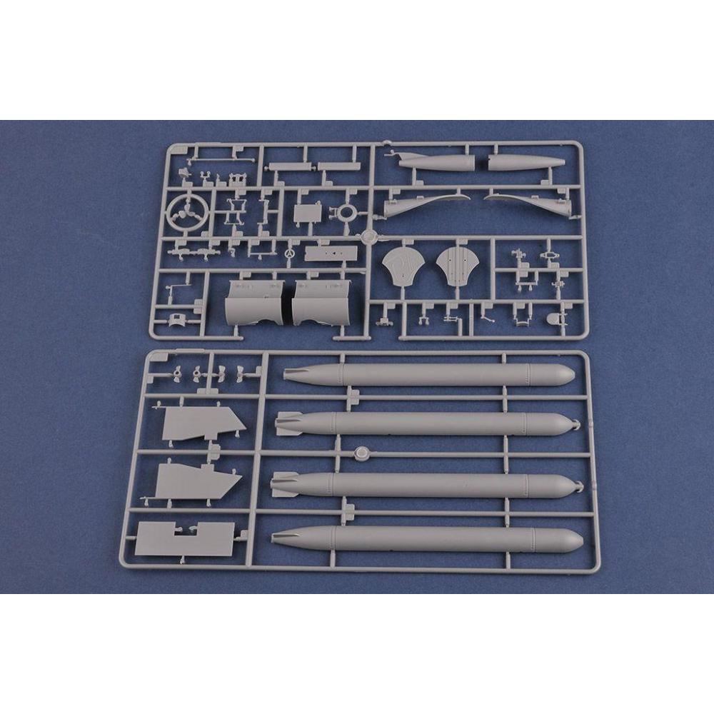 HOBBY BOSS: 1:35 German "Molch" Midget Submarine 1:35