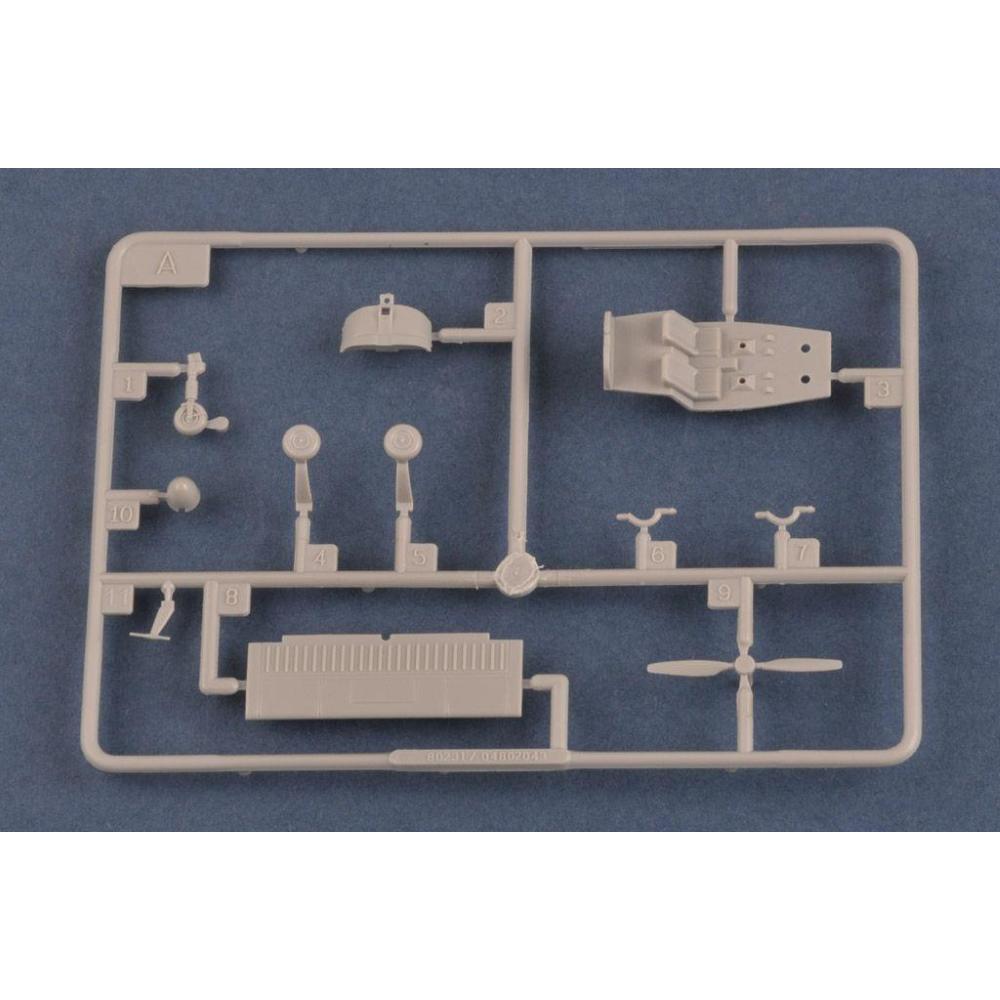 HOBBY BOSS: 1:72 ZLIN Z-42M