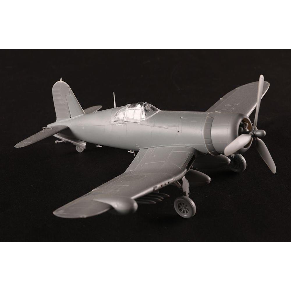 HOBBY BOSS: 1:48 Vought F4U-2 Corsair