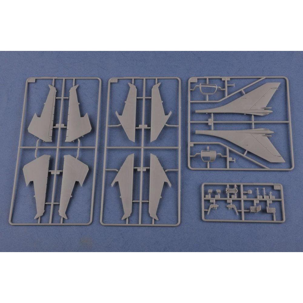 HOBBY BOSS: 1:48 Su-17UM3 Fitter-G