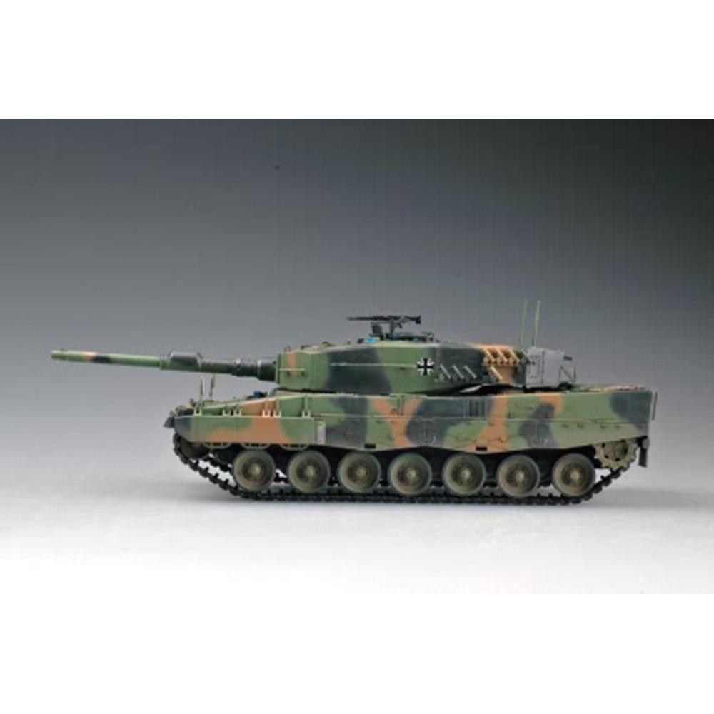 HOBBY BOSS: 1:35 Leopard 2 A4