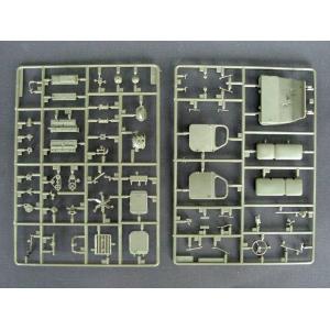 TRUMPETER: 1/35 HQ-2 Missile on Transport trailer