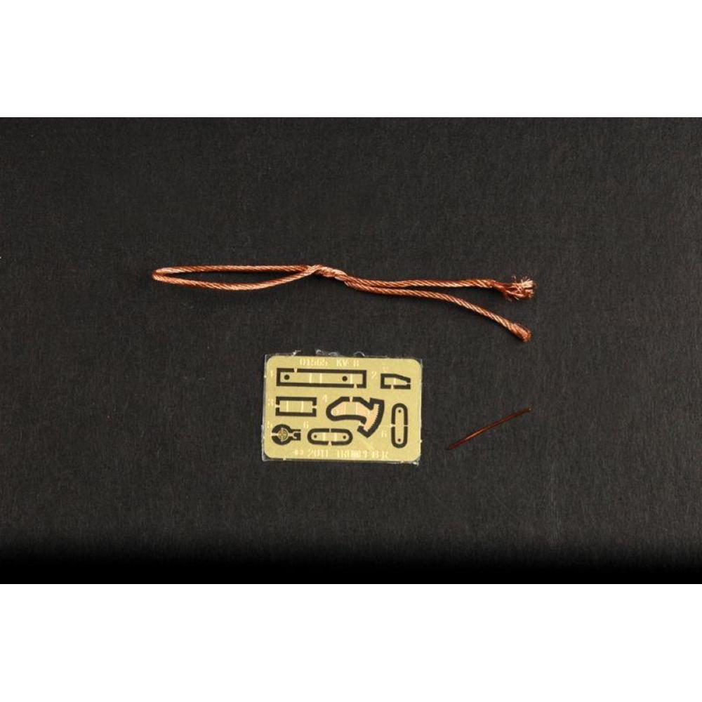 TRUMPETER: 1:35 KV-8