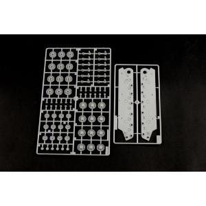 TRUMPETER: 1:35 KV-8