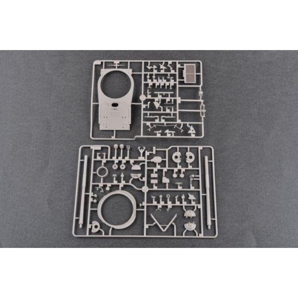 TRUMPETER: 1:35 Soviet T-64AV Mod. 1984